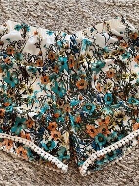Fig & Olive Size S/M Floral Pom-Trim Women’s Shorts — Floral Print-004